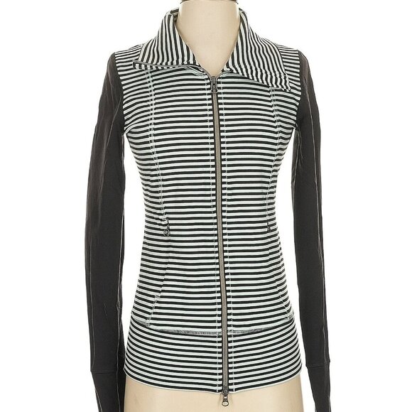 lululemon athletica Jackets & Blazers - Lululemon Athletica Size 4 Jacket